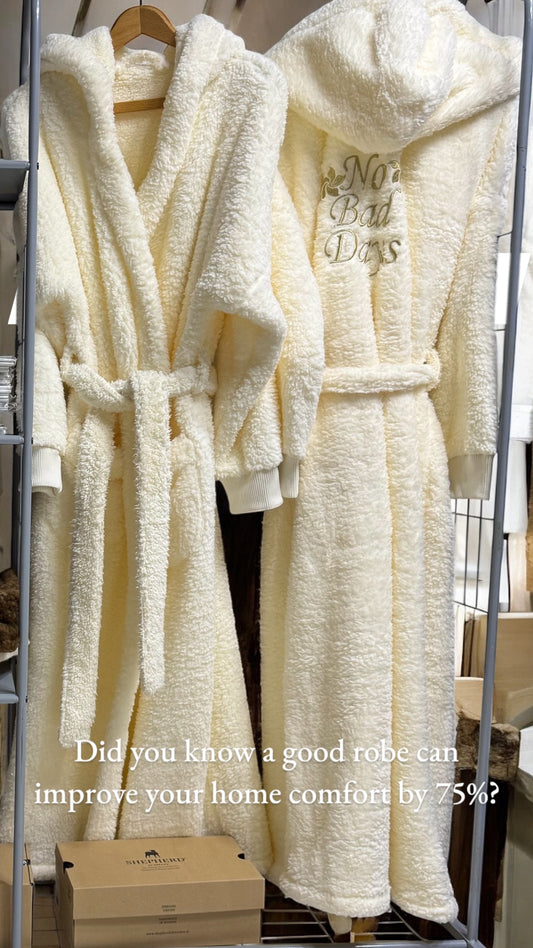 Lövi Fluffy Robe